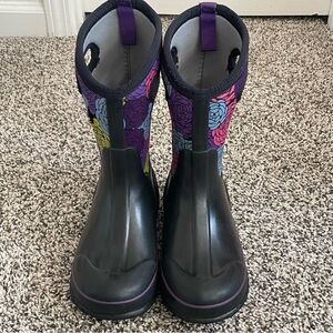 Bogs Winter Boots - little kids size 3